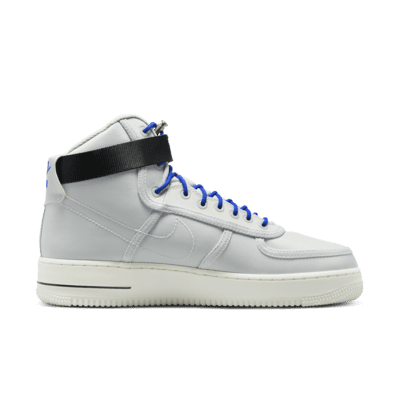  Nike Air Force 1 '07 LV8 'Metallic Swoosh Pack Zapatillas de  baloncesto para hombre : Ropa, Zapatos y Joyería