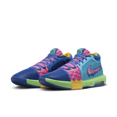 Chaussure de basket LeBron Witness 8 « I Promise School »