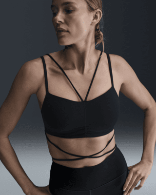 Женские  Nike Zenvy Strappy Wrap Light-Support Padded Sports Bra