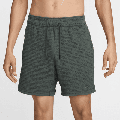 Shorts sin forro Dri-FIT de 18 cm para hombre Nike Yoga