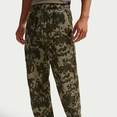 ナイキ テック メンズ オープンヘム フリース カモ パンツ