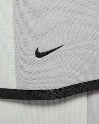 Nike Tech