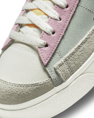 Nike Blazer Low Platform Women's Shoes. Nike LU