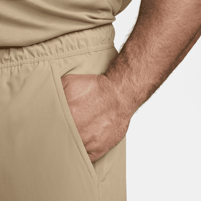 Shorts versátiles sin forro Dri-FIT de 18 cm para hombre Nike Unlimited