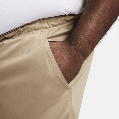 Shorts versátiles sin forro Dri-FIT de 18 cm para hombre Nike Totality