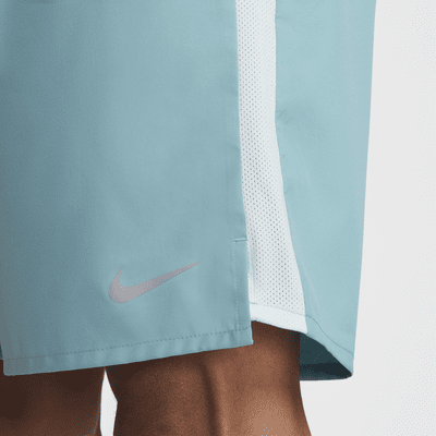 Nike Challenger vielseitige Dri-FIT Herrenshorts ohne Futter (ca. 23 cm)