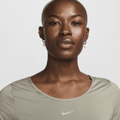 Haut court croisé à manches courtes Nike One Classic Dri-FIT pour femme