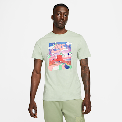 Black Light T-Shirt. Nike 