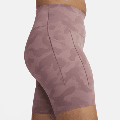 Shorts de ciclismo camuflajeados de 20 cm y cintura alta de media sujeción para mujer Nike Universa