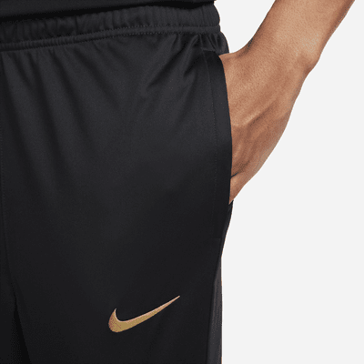 Chelsea FC Strike Men's Nike Dri-FIT Soccer Track Pants. Nike.com
