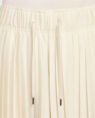 Nike Sportswear 系列