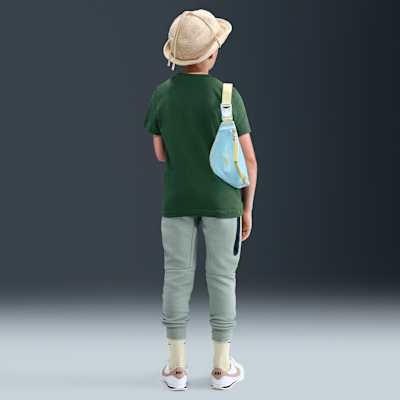 Nike Sportswear Older Kids' T-Shirt