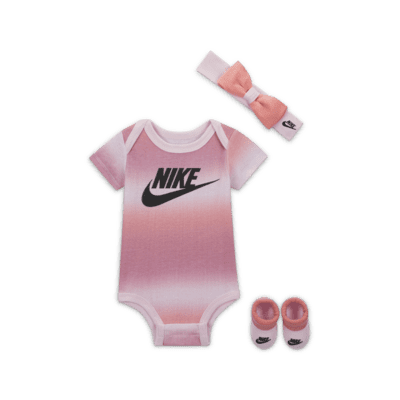 Intacto financiero Voluntario Nike Baby (3-6M) Ombre Stripe 3-Piece Box Set. Nike.com