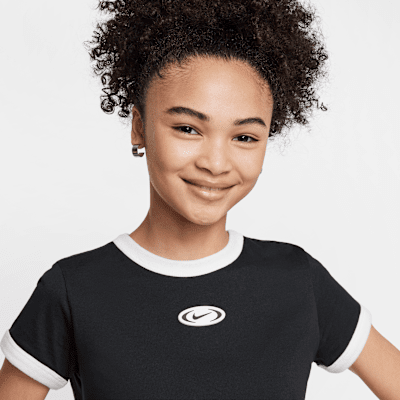 Nike Sportswear Cropped-T-shirt til større børn (piger)