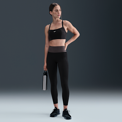Nike Universa