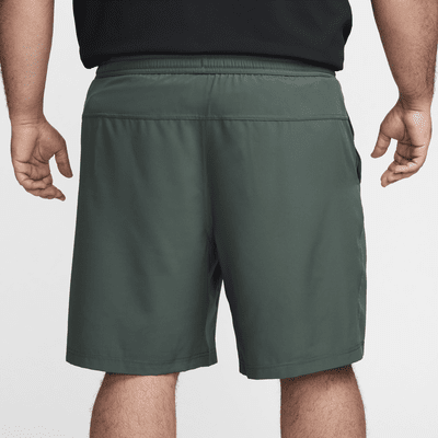 Shorts versátiles Dri-FIT de 23 cm sin forro para hombre Nike Form