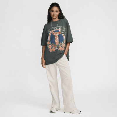 Nike Sportswear Essential Women's Oversized T-Shirt