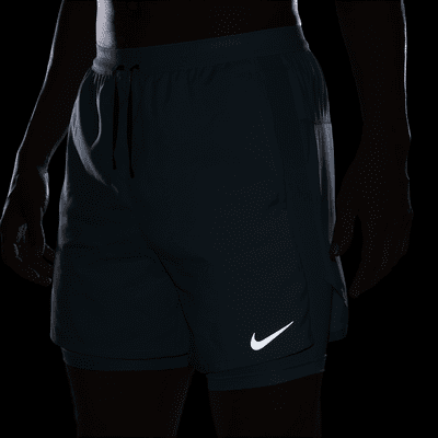 Nike Stride Dri-FIT 13 cm-es férfi hibrid futórövidnadrág