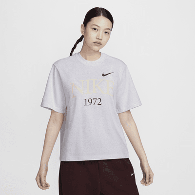 เสื้อยืดผู้หญิง Nike Sportswear Classic