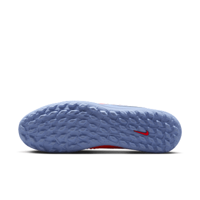 Nike Phantom 6 Low Club Halı Saha Kramponu