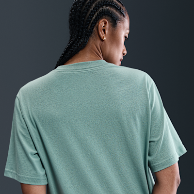 Nike Sportswear Women's Loose Short-Sleeve Graphic T-Shirt