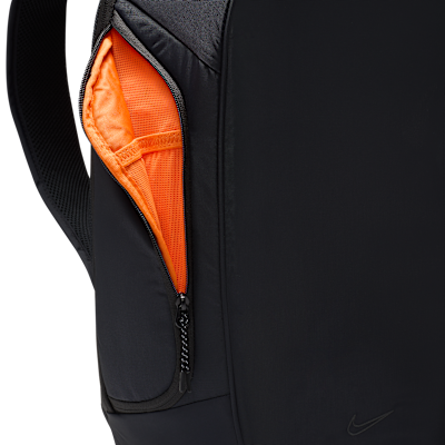 Nike Sportswear Commute 系列