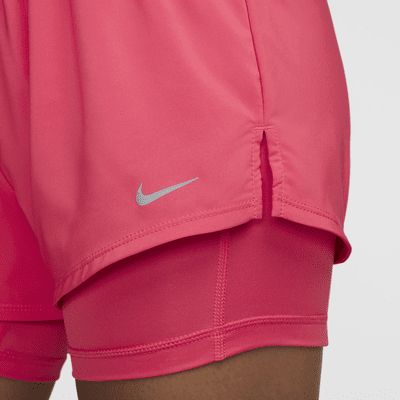 กางเกงขาสั้น 2-in-1 เอวปานกลาง 3 นิ้วผู้หญิง Nike Dri-FIT One