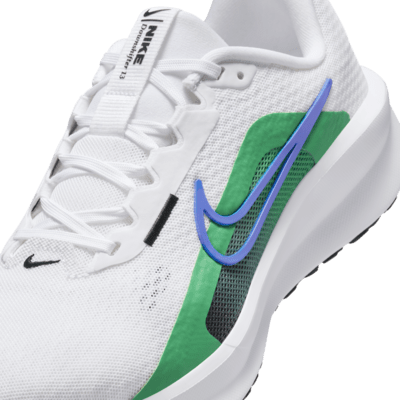 Tenis de correr en carretera para mujer Nike Downshifter 13 (extraancho)