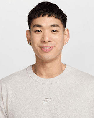 Nike Sportswear Premium Essentials