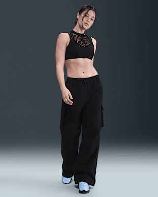 Женские  Nike Sportswear Mid-Rise Oversized Woven Cargo Pants