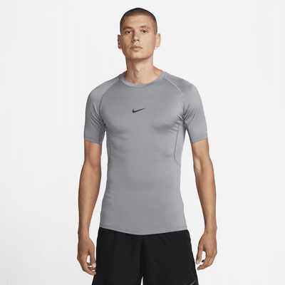 Playera de fitness ajustada de manga corta Dri-FIT para hombre Nike Pro ...
