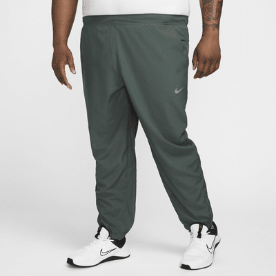 Pants Dri-FIT entallados versátiles para hombre Nike Form