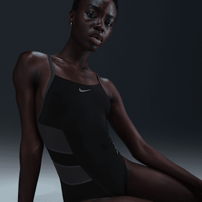 Traje de baño de una pieza con espalda deportiva para mujer Nike Swim HydraStrong Vex Color-Block