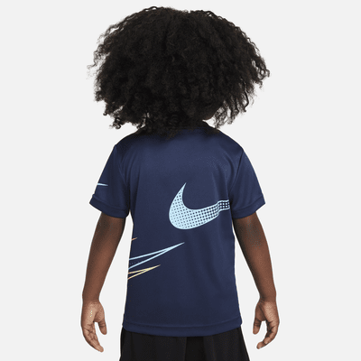 Playera con gráfico infantil Nike Dri-FIT Swoosh