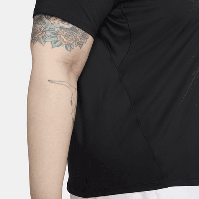 Nike One Classic Dri-FIT kortermet overdel til dame (Plus Size)