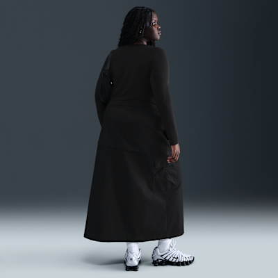 Långärmad kort tröja Nike Sportswear Chill Knit med slimmad passform för kvinnor (Plus Size)