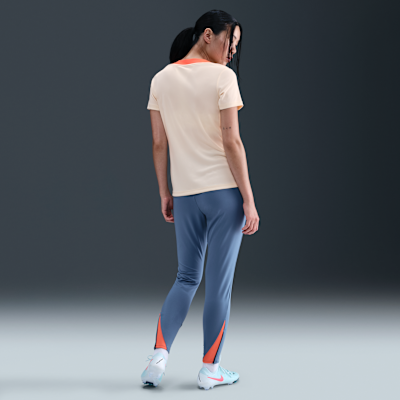 Playera de fútbol de manga corta Dri-FIT para mujer Nike Strike