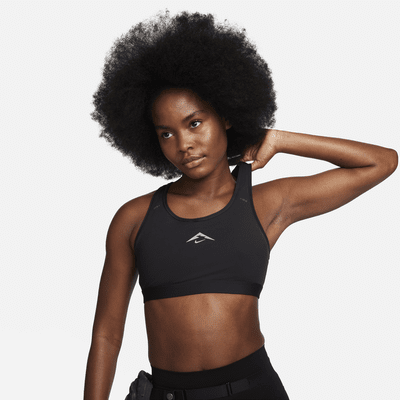 Brassière de sport à maintien normal et doublure légère Nike Trail Swoosh On-The-Run pour femme