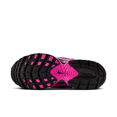 Γυναικεία παπούτσια Nike V5 RNR με ανακλαστικές λεπτομέρειες