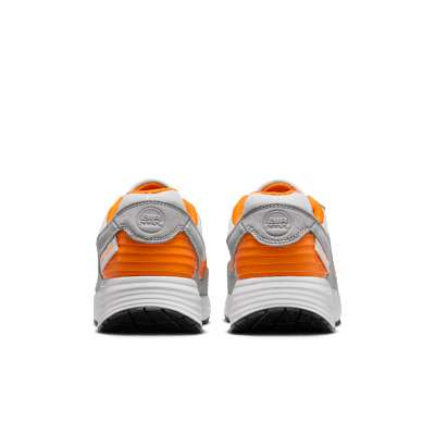 Nike College Air Max Verse (Tennessee) Men's Shoes