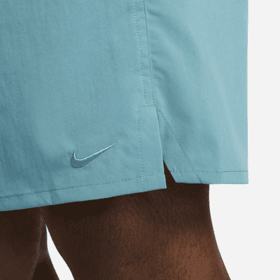 Nike Unlimited vielseitige Dri-FIT Herrenshorts ohne Futter (ca. 18 cm)