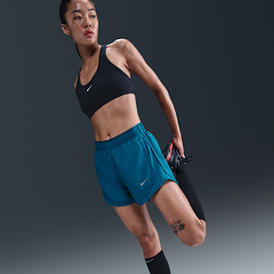 ナイキ テンポ ウィメンズ Dri-FIT ミッドライズ ランニングショートパンツ (インナー付き)