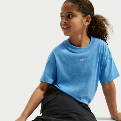 Nike Sportswear Essential Big Kids' (Girls') T-Shirt