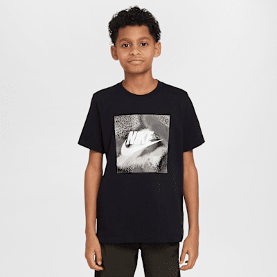 Nike Sportswear Older Kids' T-Shirt