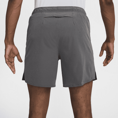 Nike Challenger fôret shorts til herre (18 cm)