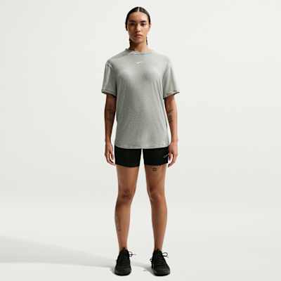 Nike One Relaxed Dri-FIT Kısa Kollu Kadın Üstü görsel 4