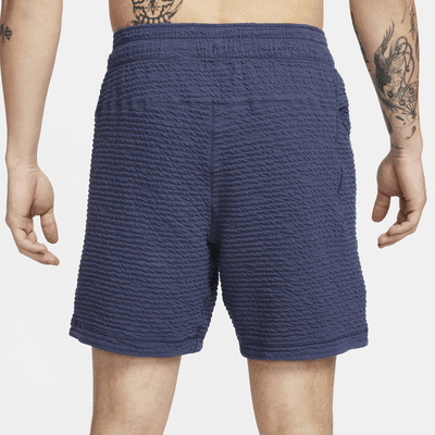 Shorts sin forro Dri-FIT de 18 cm para hombre Nike Yoga