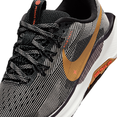 Nike Pegasus Trail 5 Traillaufschuh (ältere Kinder)