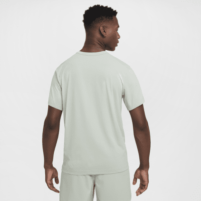 Nike Hyverse vielseitiges Nike Dri-FIT UV Kurzarm-Oberteil für Herren