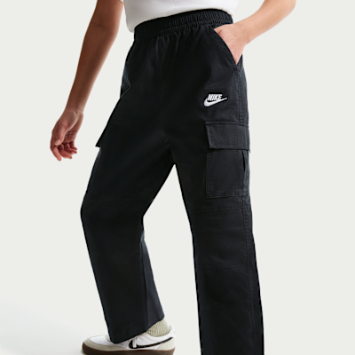 Nike Sportswear Club Older Kids' Woven Cargo Trousers